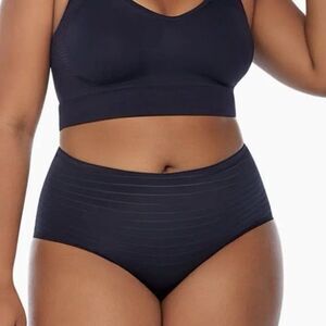 Curveez Women's Daily Striped Smoothing Briefs Light Compression Black XL NWT